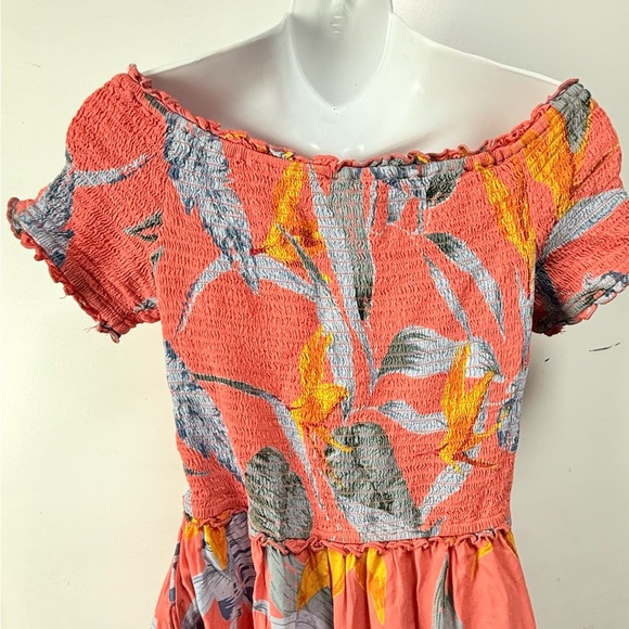 Patrons of Peace Colorful Lace Detail Garment - Picture 4 of 7